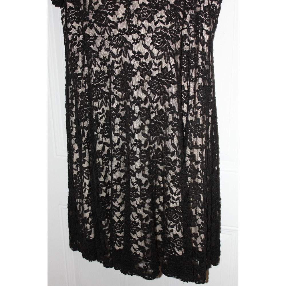 Torrid Black Floral Lace Dress Plus SZ 2X Edgy Whimsigoth Button Detail Stretch - Picture 7 of 8
